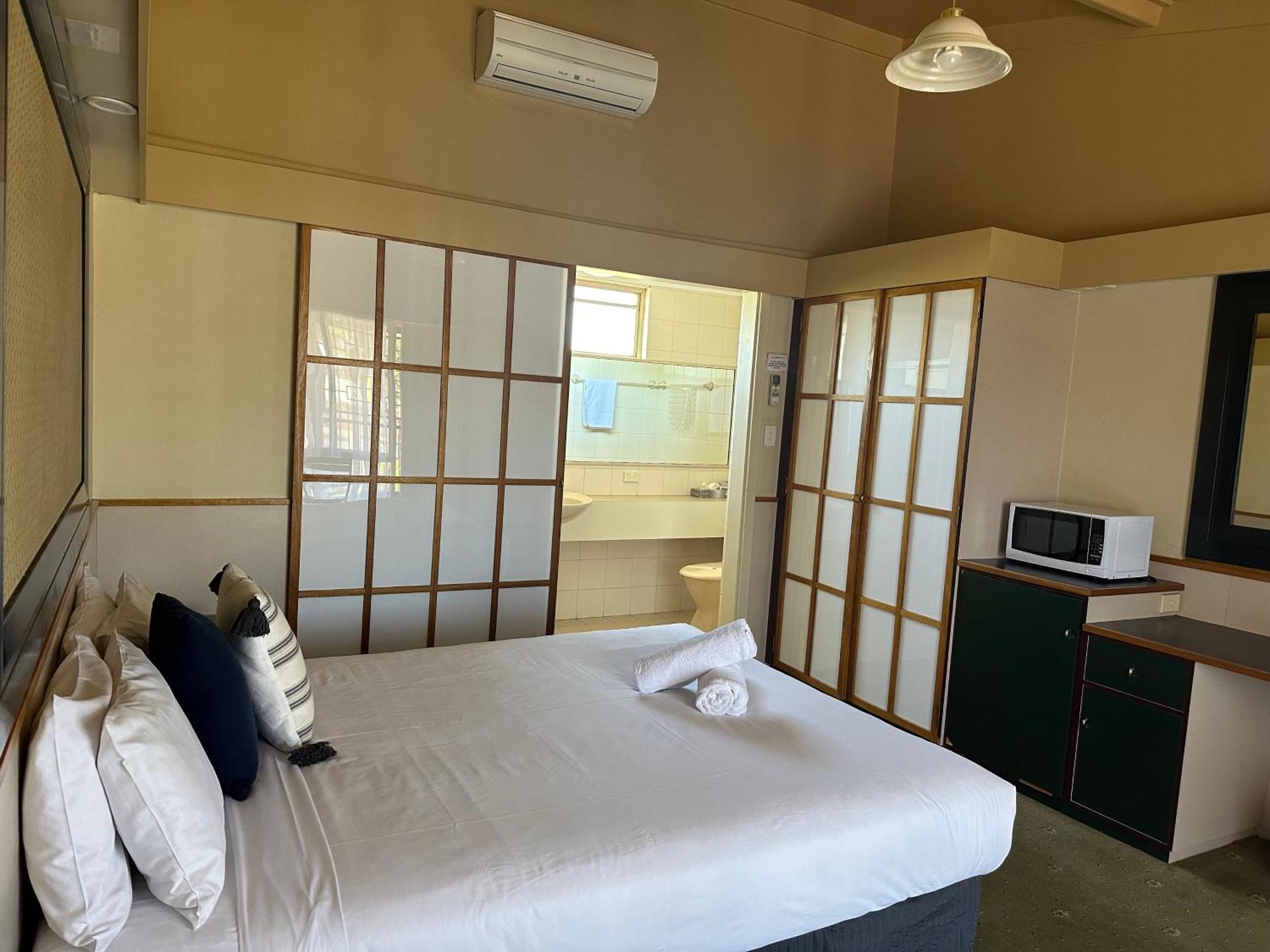 The Tower Hotel Kalgoorlie Buitenkant foto