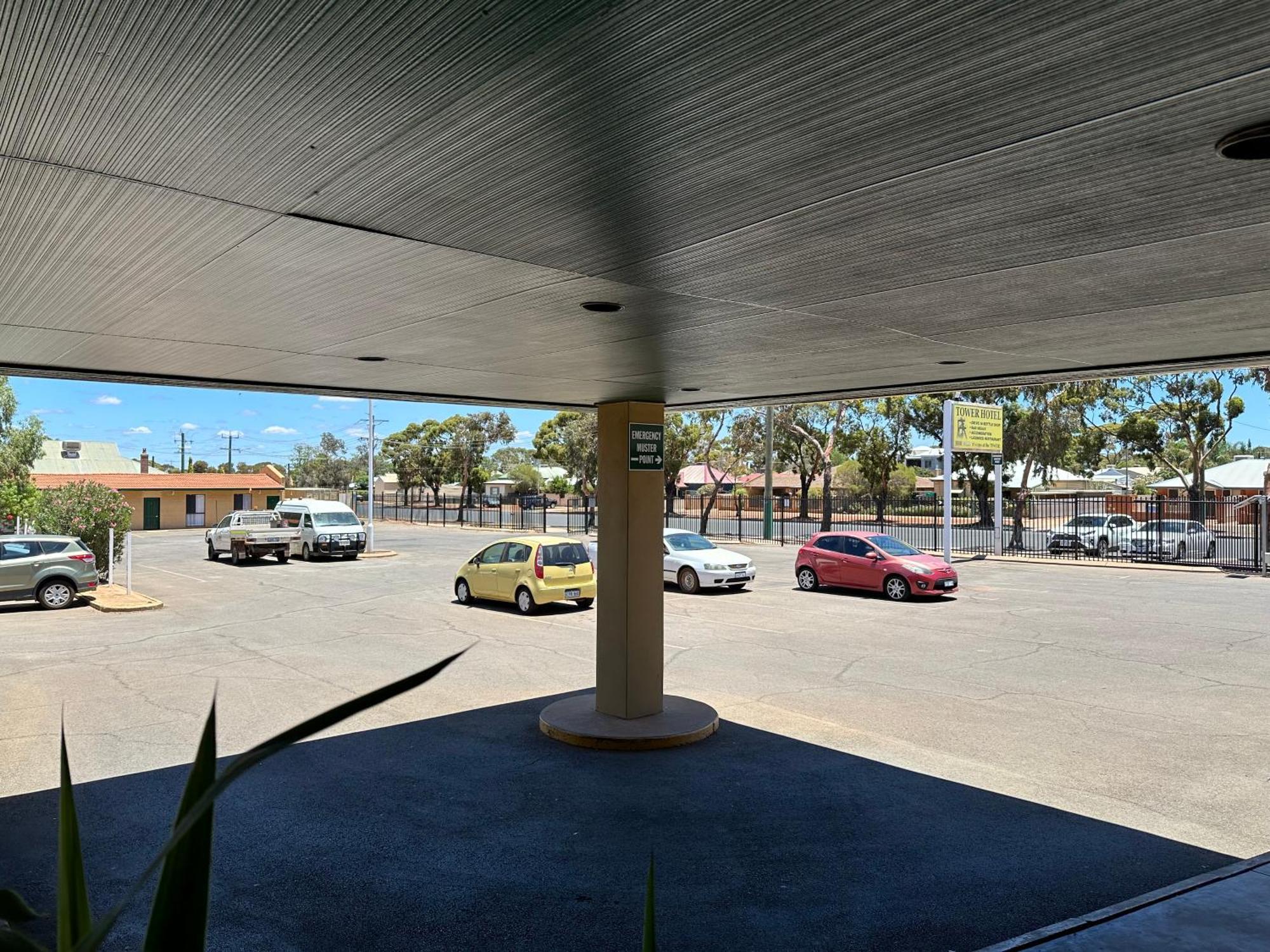 The Tower Hotel Kalgoorlie Buitenkant foto